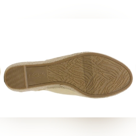 LIFESTRIDE KEEPSAKE WOMENS CANVAS WEDGES ESPADRILLE HEELS (Butter) - Picture 3 of 8